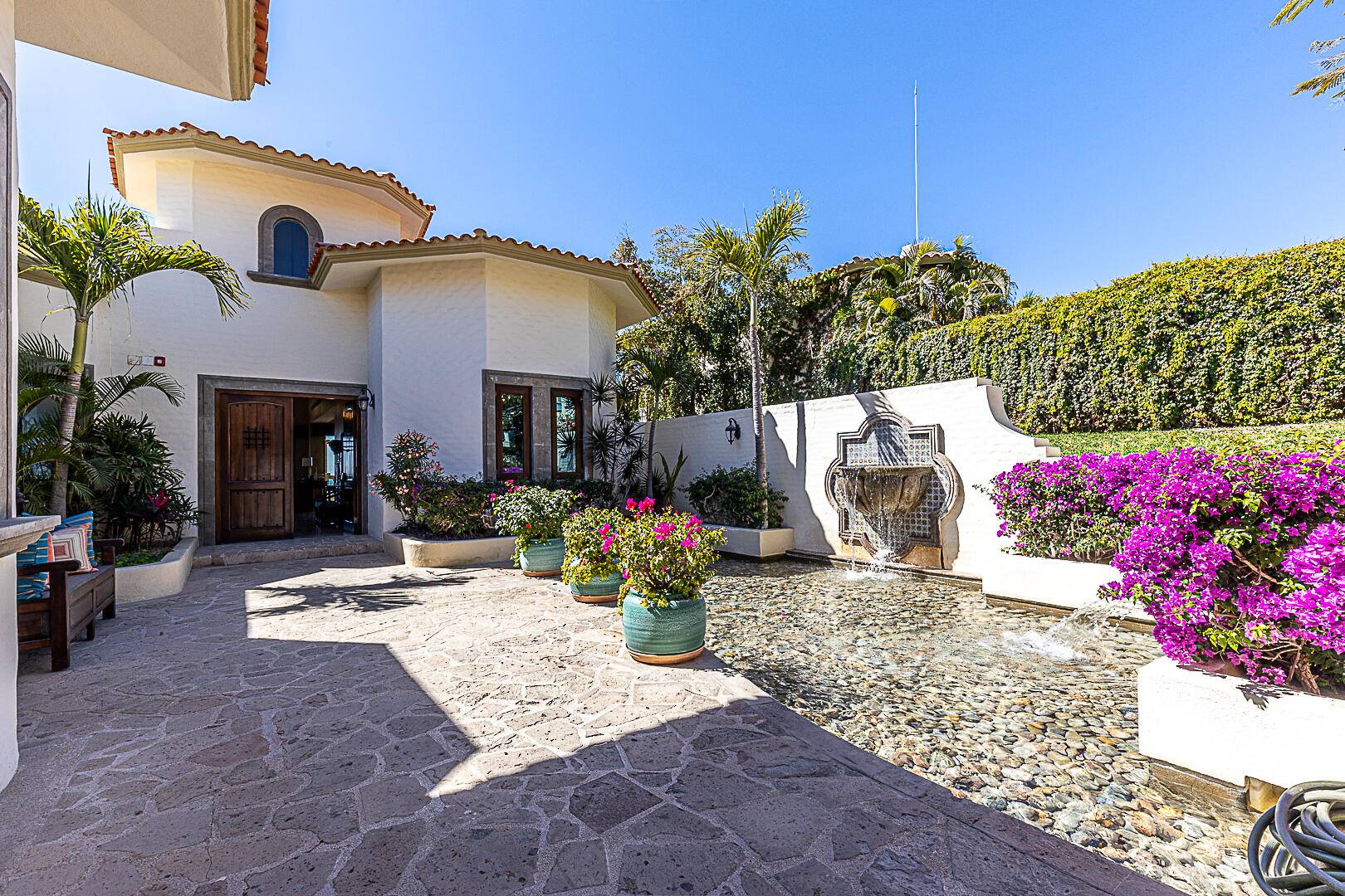 Puerta Del Sol 11-Villa Cisne Cabo Corridor