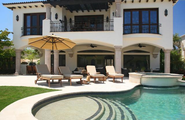 Cabo del Sol Vista Azul Tucked inside the coveted gates of Cabo del Sol, Casa Carrera blends casual luxury with timeless coastal elegance. From the moment you arrive, the home welcomes you with warm architectural details and an easygoing indoor-outdoor flow that defines life in Los Cabos. The open-concept great room spills effortlessly onto a private poolside terrace designed for both sun-drenched lounging and shaded al fresco dining. Entertain at the built-in bar, gather around for cocktails, or host intimate dinners indoors or out—this space flexes with your lifestyle.The gourmet kitchen is equally versatile, perfect for casual family meals or closed off for catered affairs. Cabo del Sol is redefining resort living with championship golf, gourmet dining, scenic trails, and the soon-to-open Soho House Beach Club and Commercial Center, investment in Casa Carrera positions you at the heart of Cabo's most desirable coastal corridorjust minutes from downtown and 30 minutes from the airport. – Vista Azul, Cabo Corridor, BS